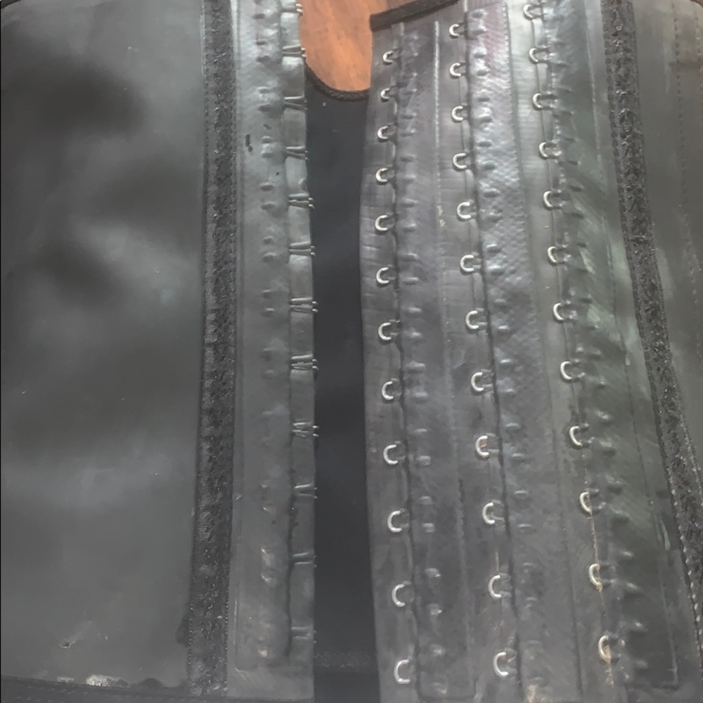 Waist trainer